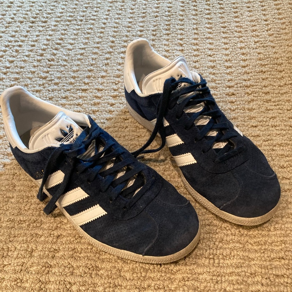 Adidas Gazelles (mens 6.5, women’s 8, euro 38)